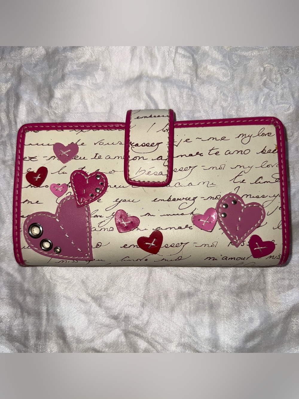 Fossil creamy white pink heart valentines love wallet EUC